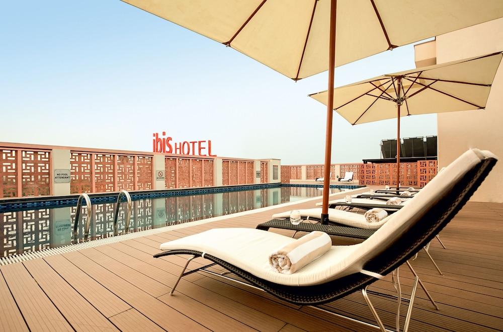 swimming pool spa