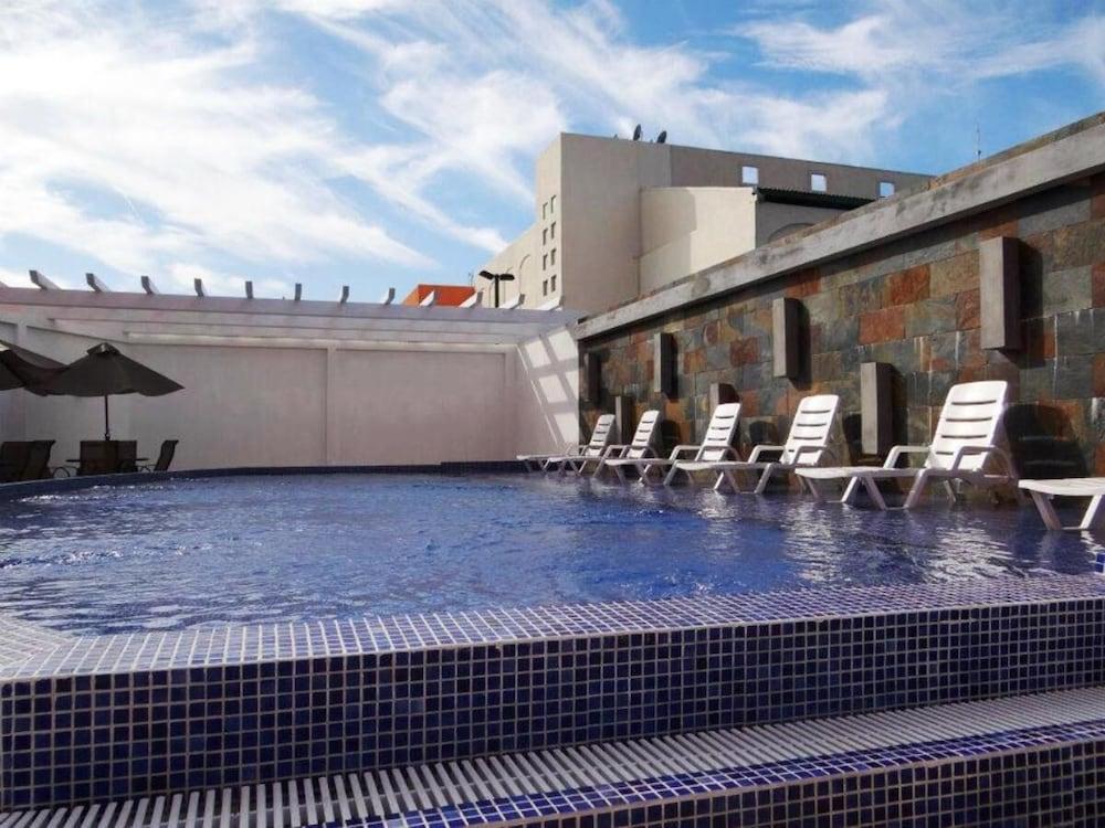 swimming pool spa