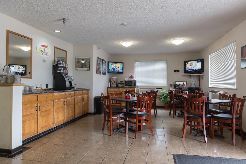 restaurant cafeteria