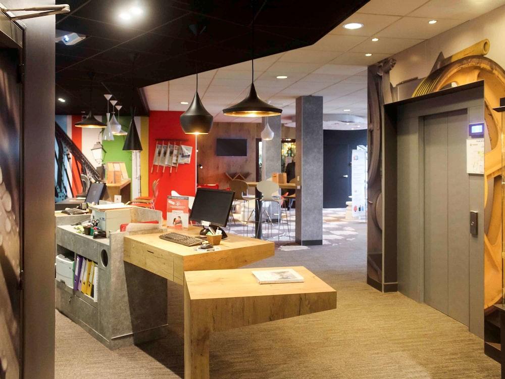 lobby