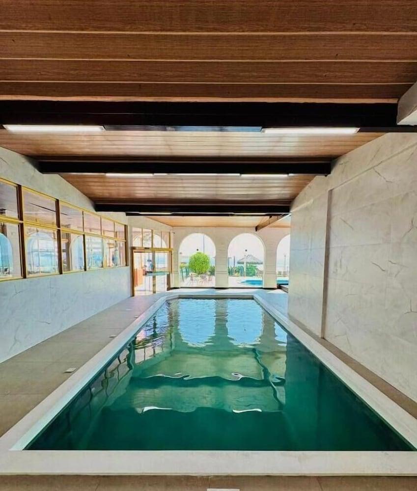 swimming pool spa