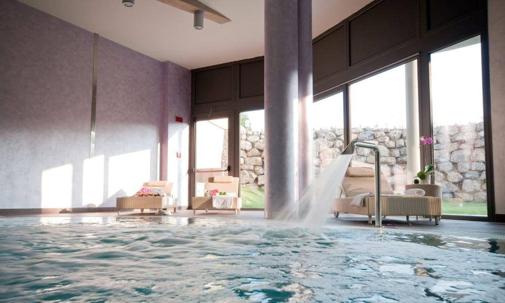 swimming pool spa