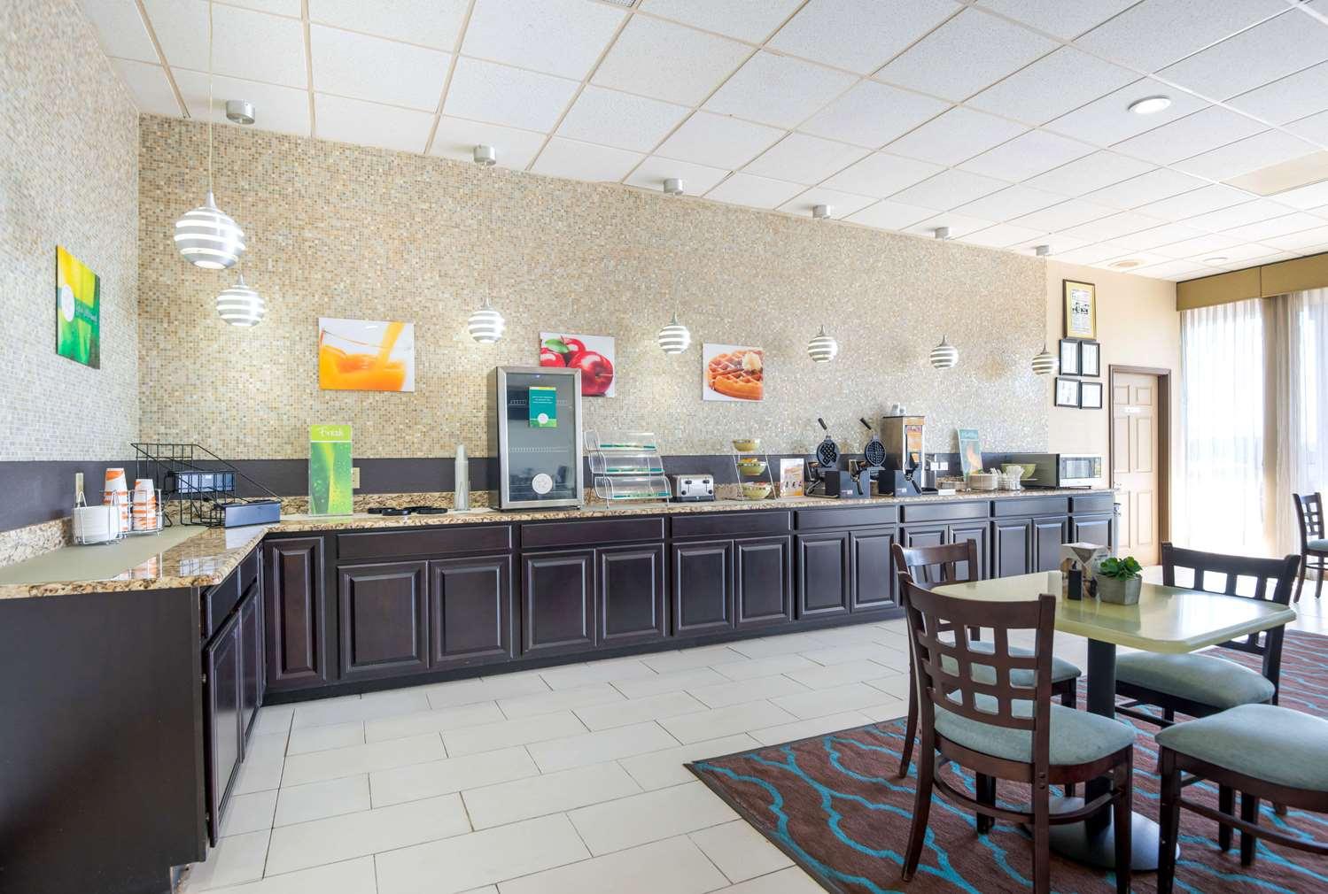 restaurant cafeteria