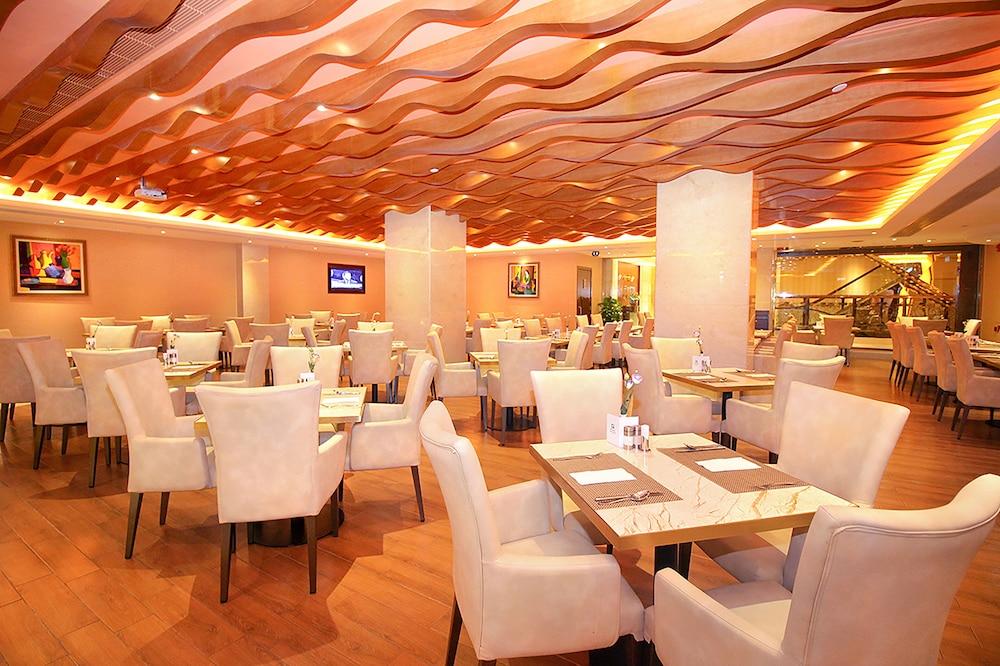 restaurant cafeteria