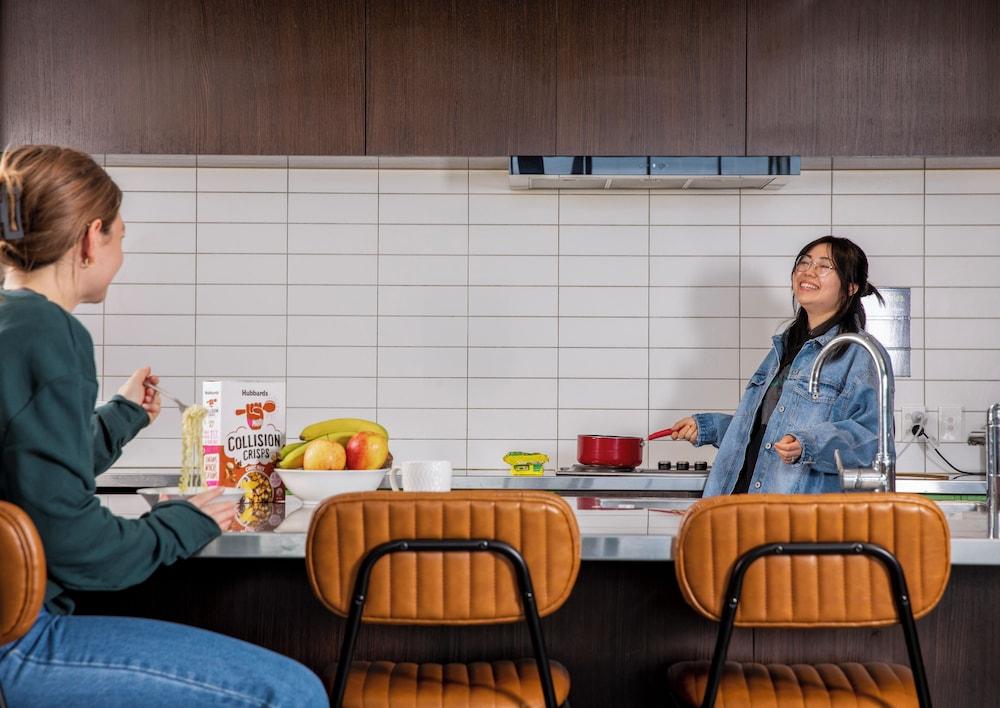 restaurant cafeteria