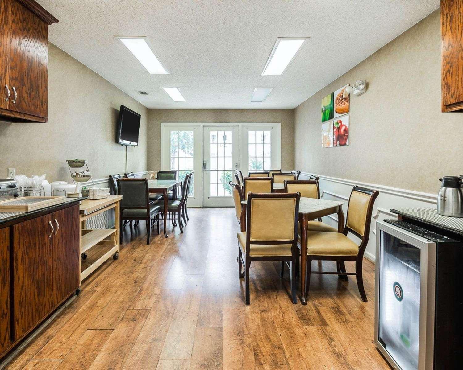 restaurant cafeteria