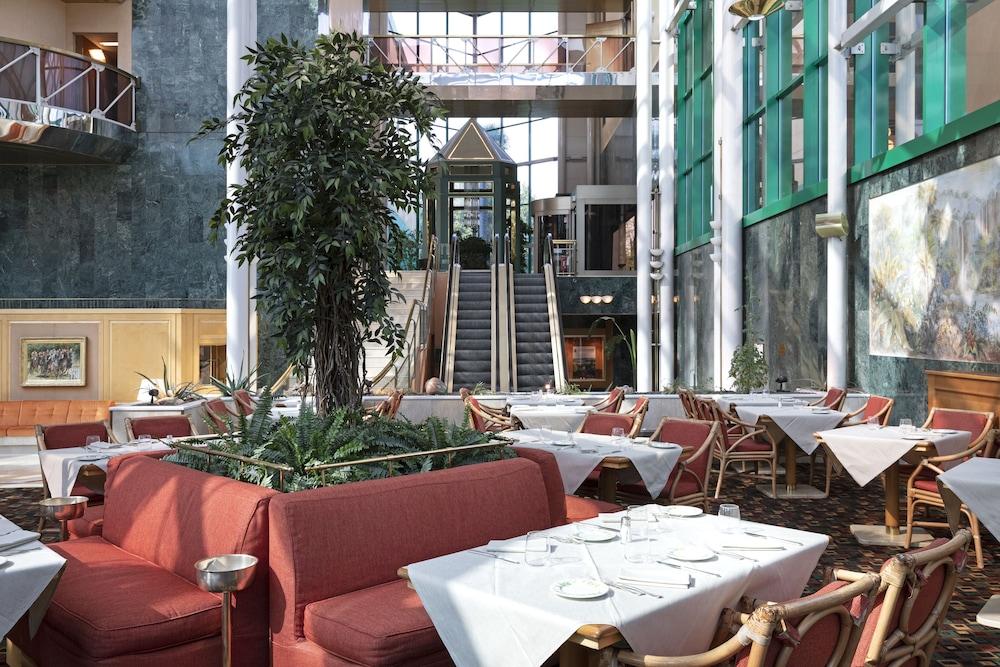 restaurant cafeteria