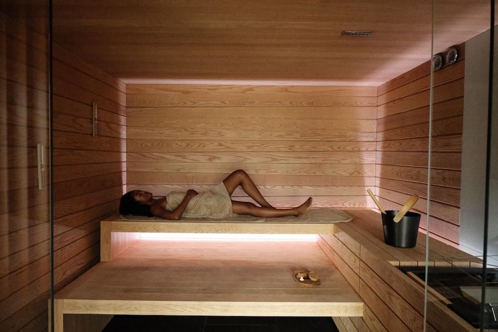 swimming pool spa