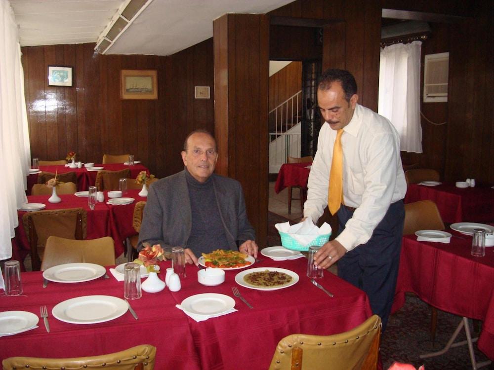 restaurant cafeteria