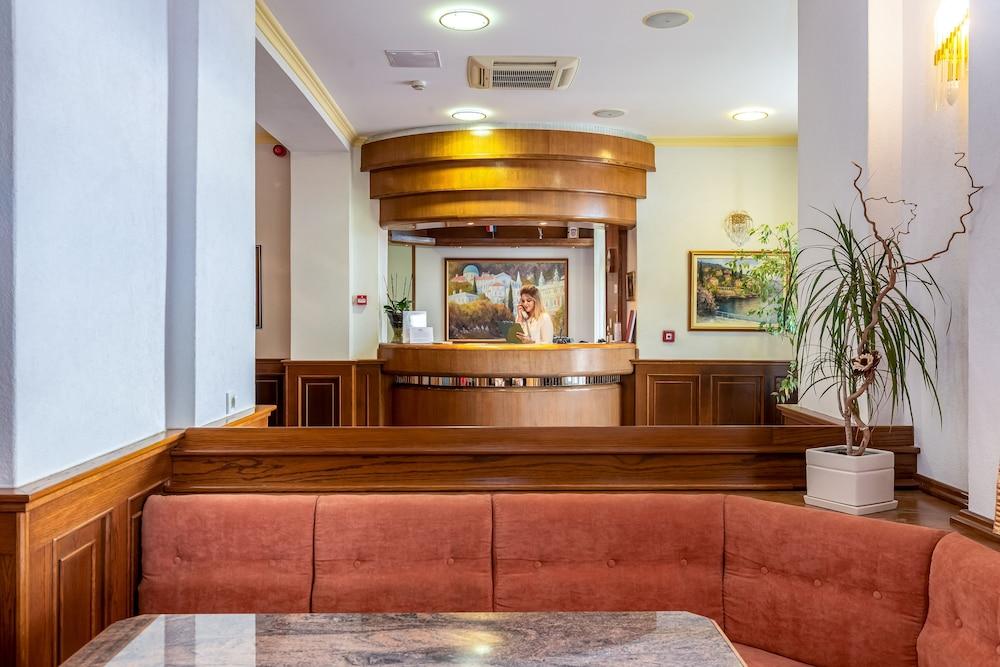 lobby