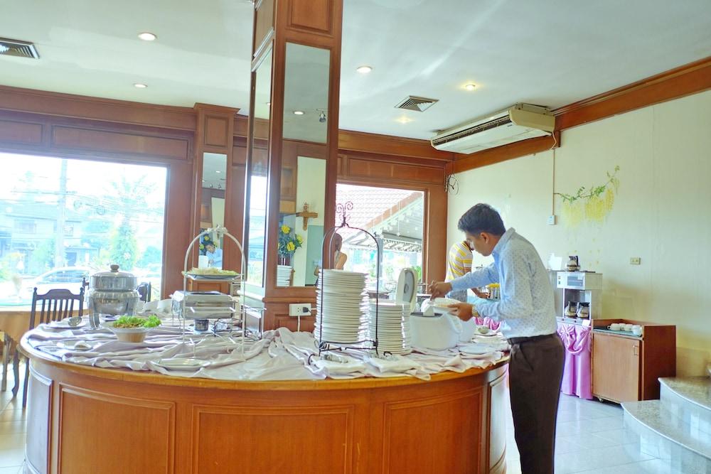 restaurant-cafeteria