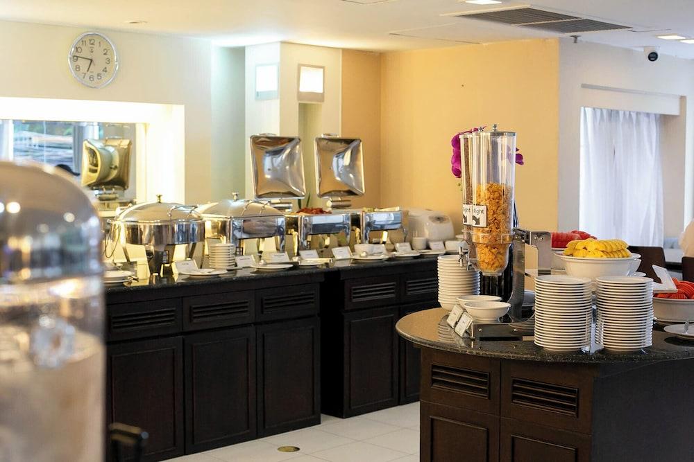 restaurant cafeteria