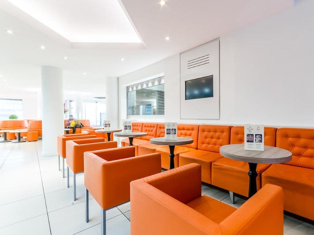 restaurant-cafeteria