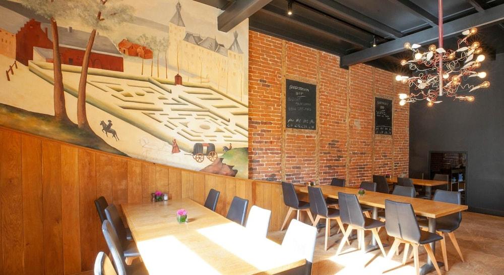 restaurant cafeteria