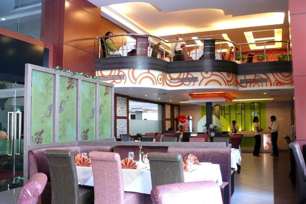 restaurant cafeteria