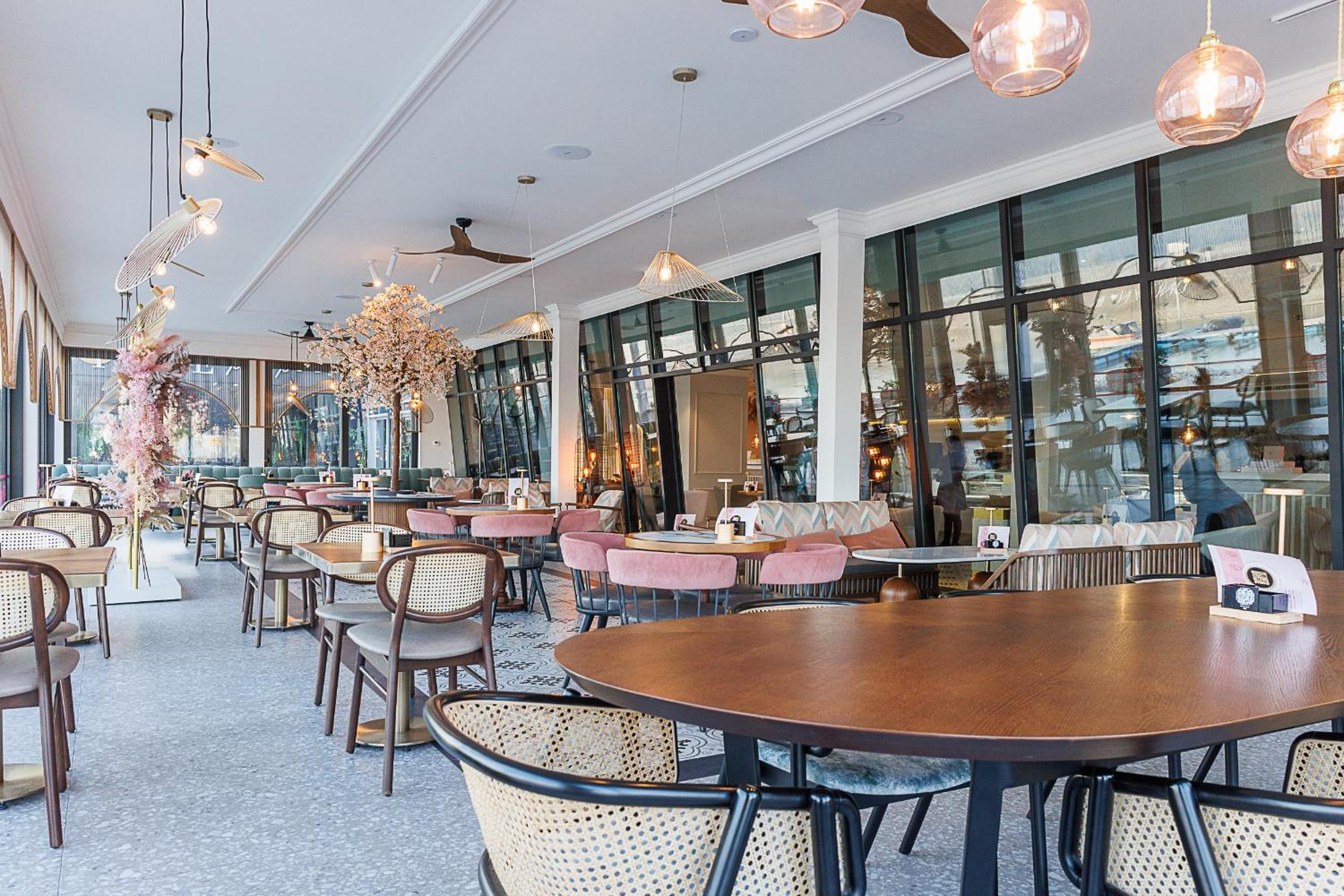 restaurant cafeteria