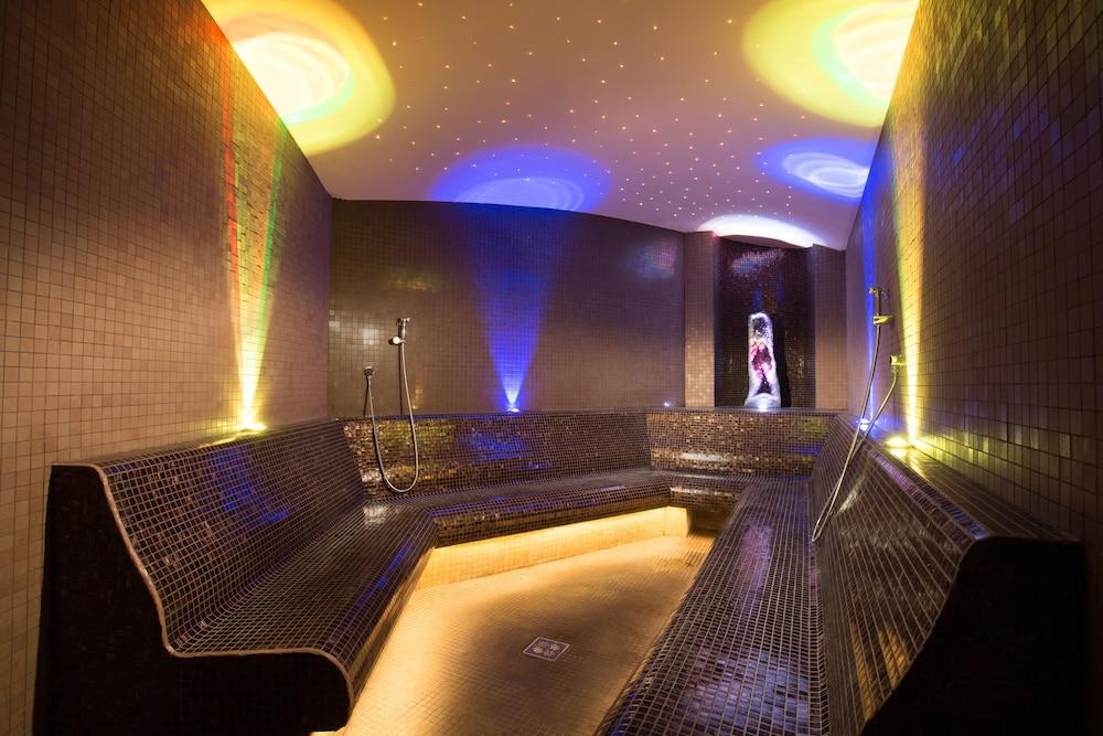 swimming pool spa
