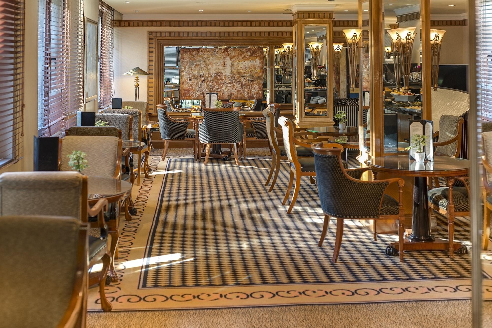 restaurant cafeteria