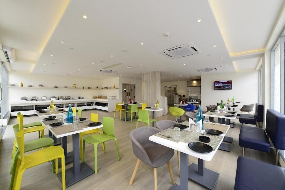 restaurant-cafeteria