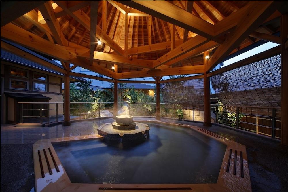 swimming pool spa