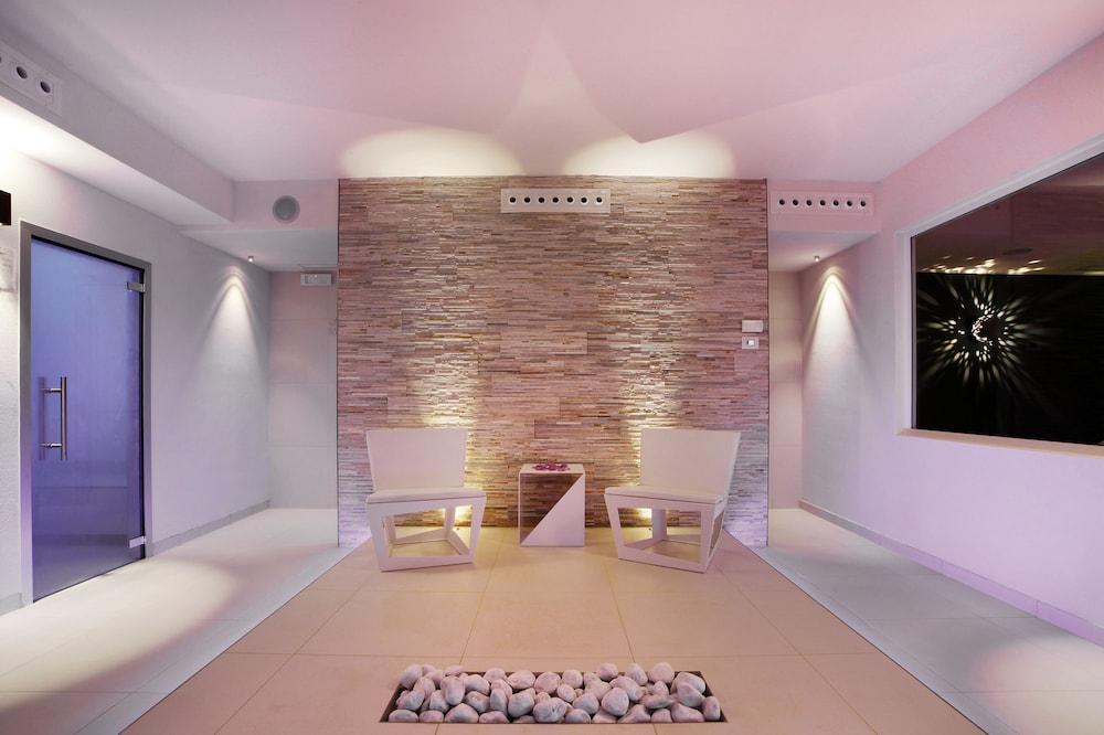 swimming pool spa