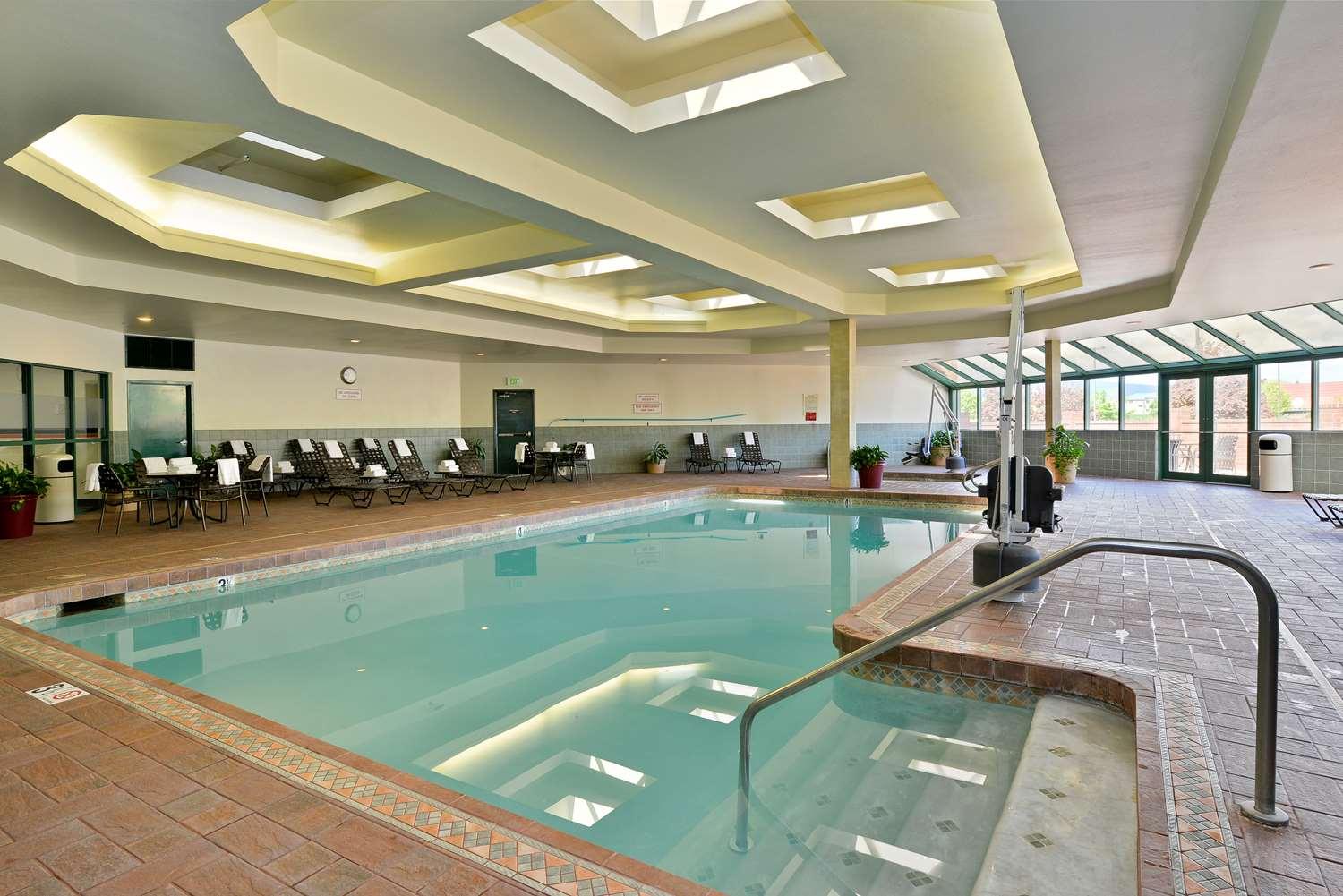 swimming pool spa
