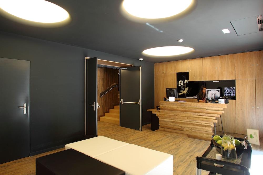 lobby