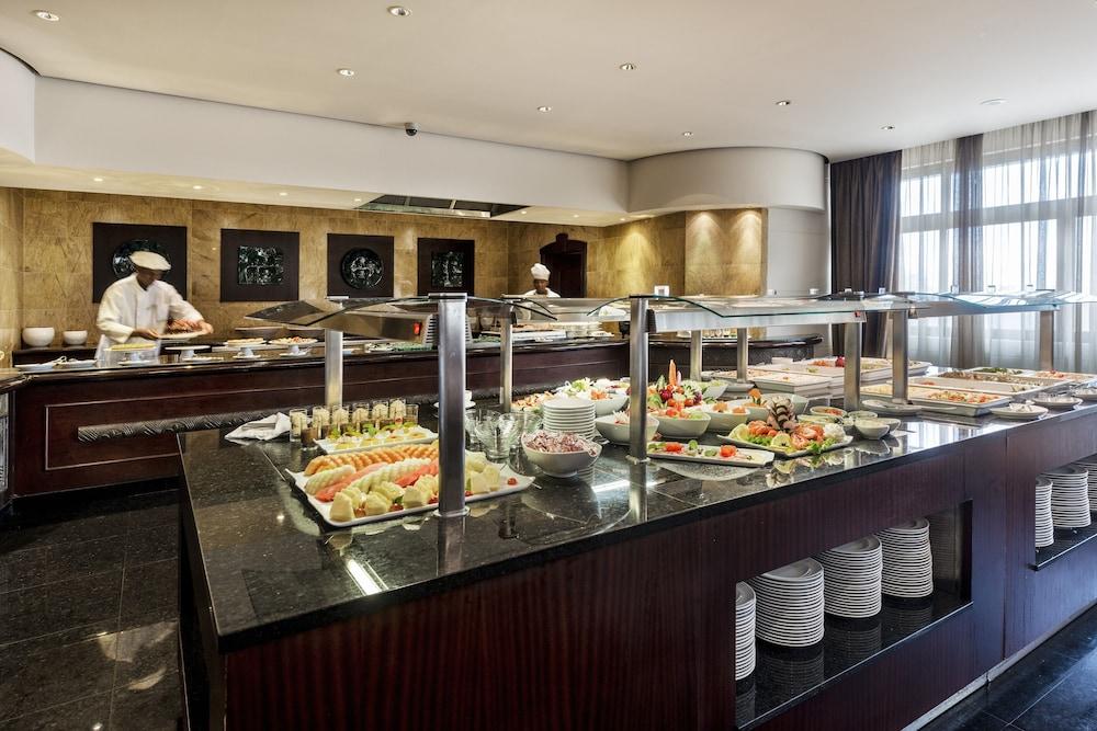 restaurant cafeteria