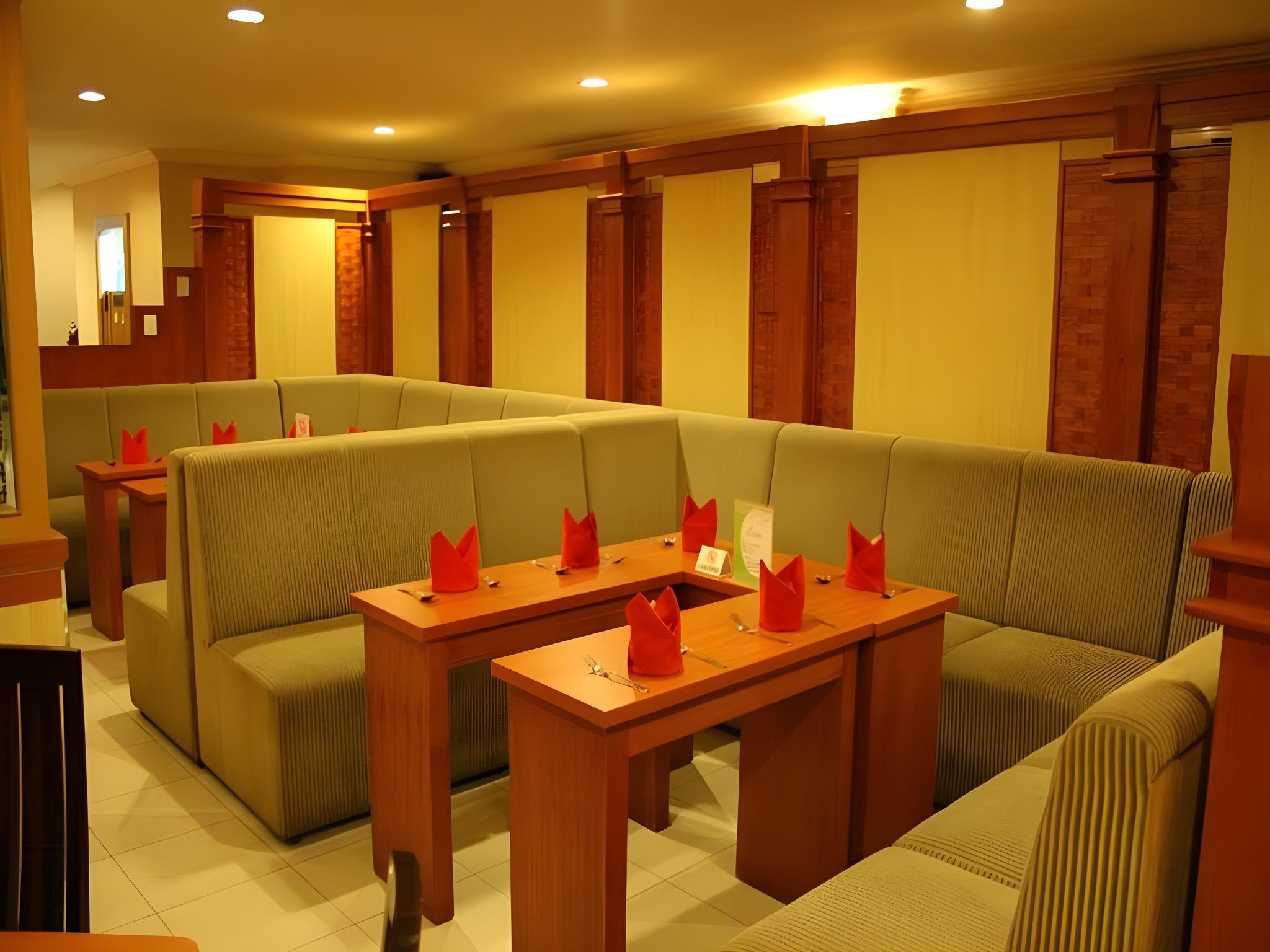 restaurant cafeteria