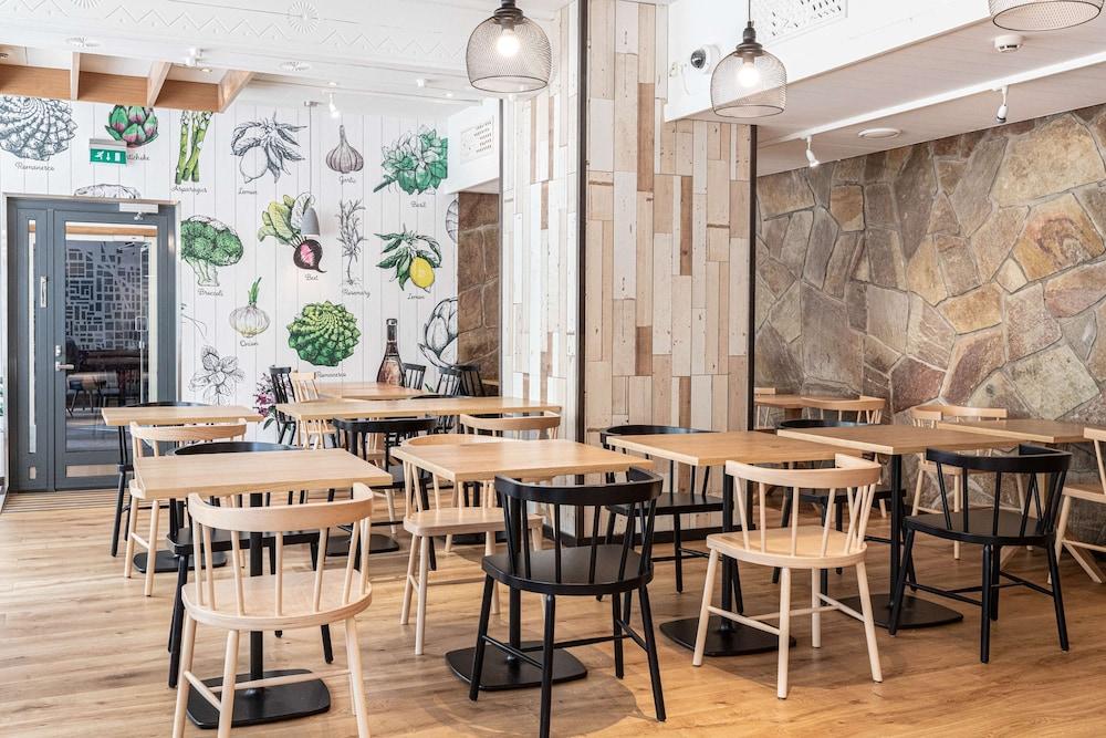 restaurant cafeteria