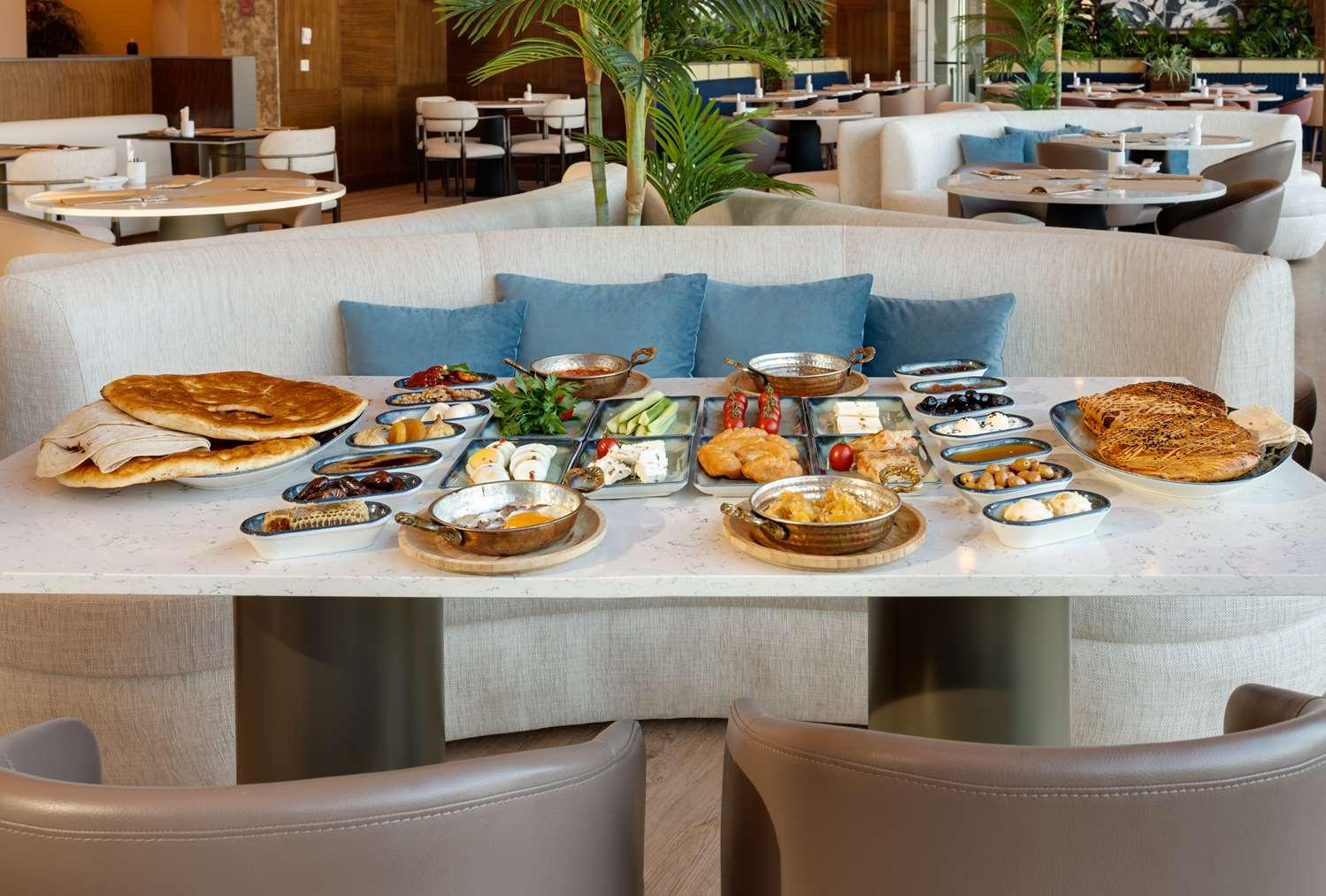 restaurant cafeteria