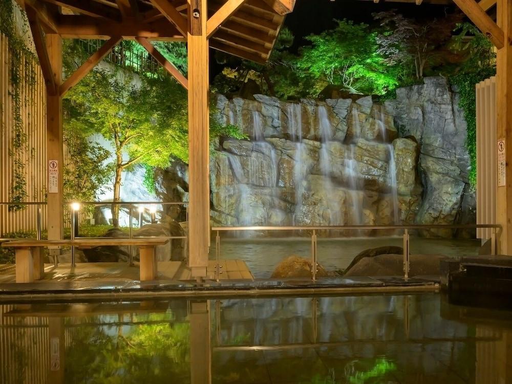 swimming pool spa