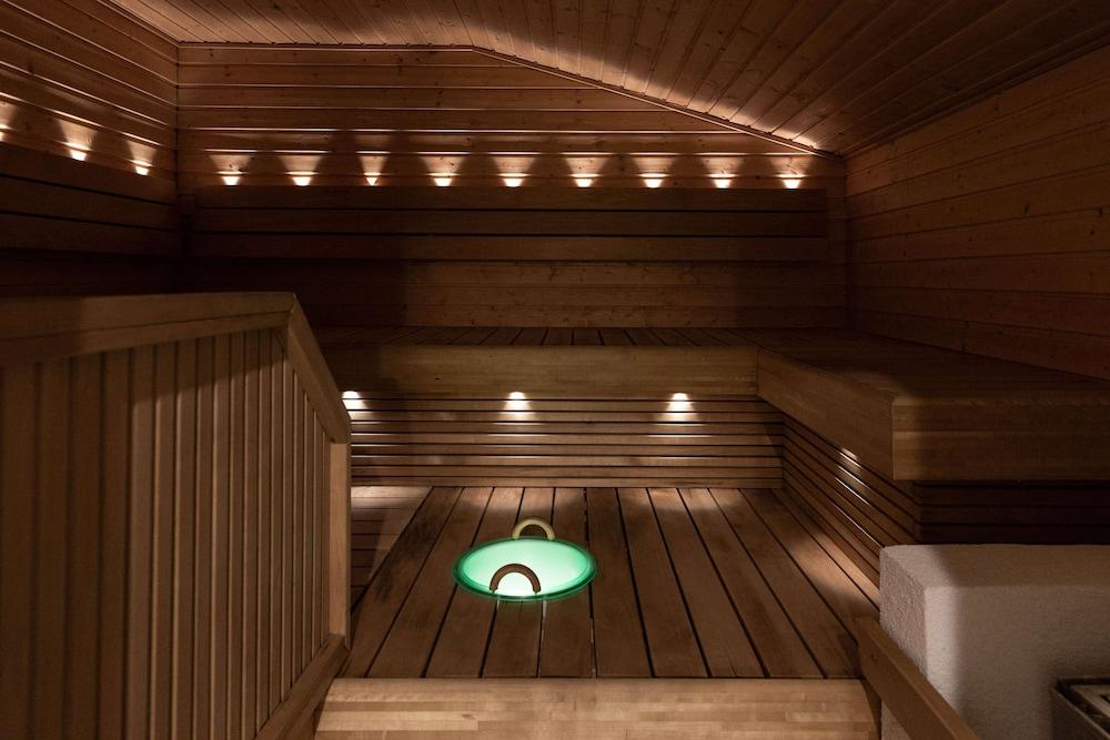 swimming pool spa