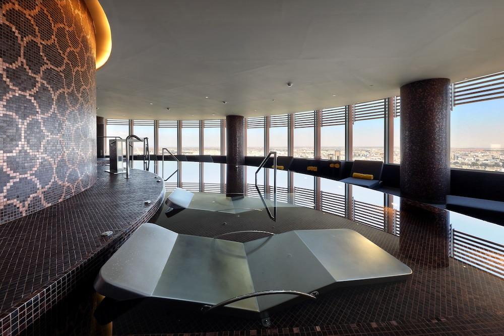 swimming pool spa