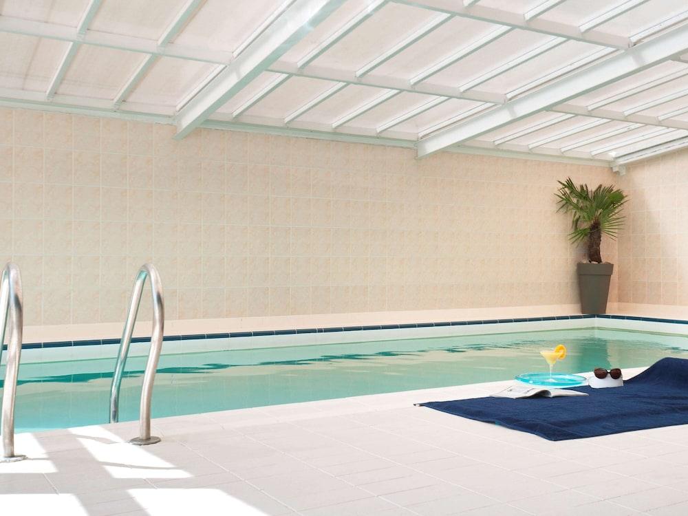 swimming pool spa