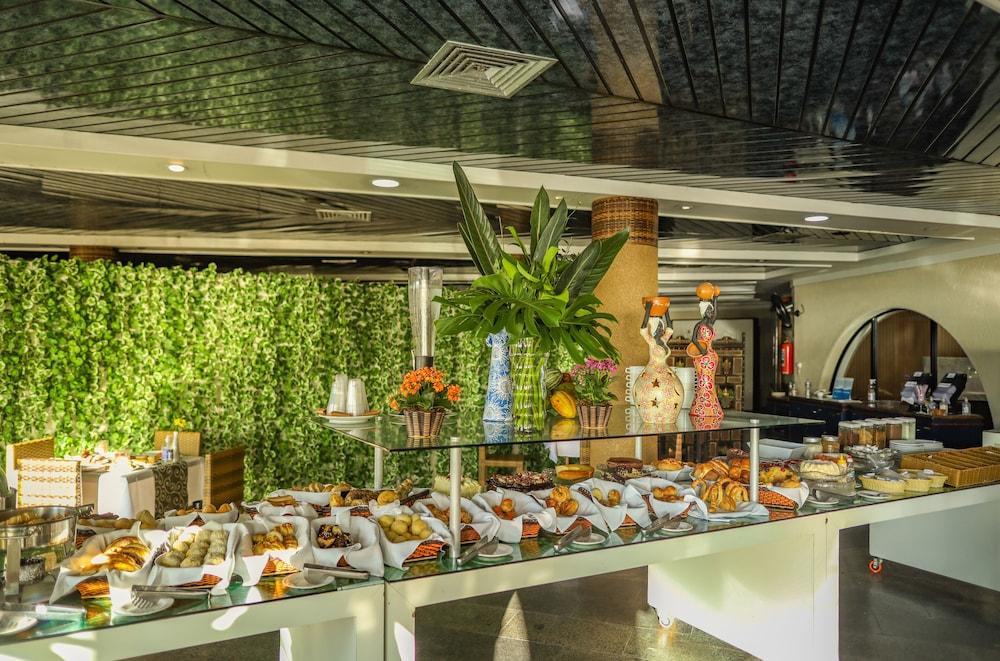 restaurant-cafeteria