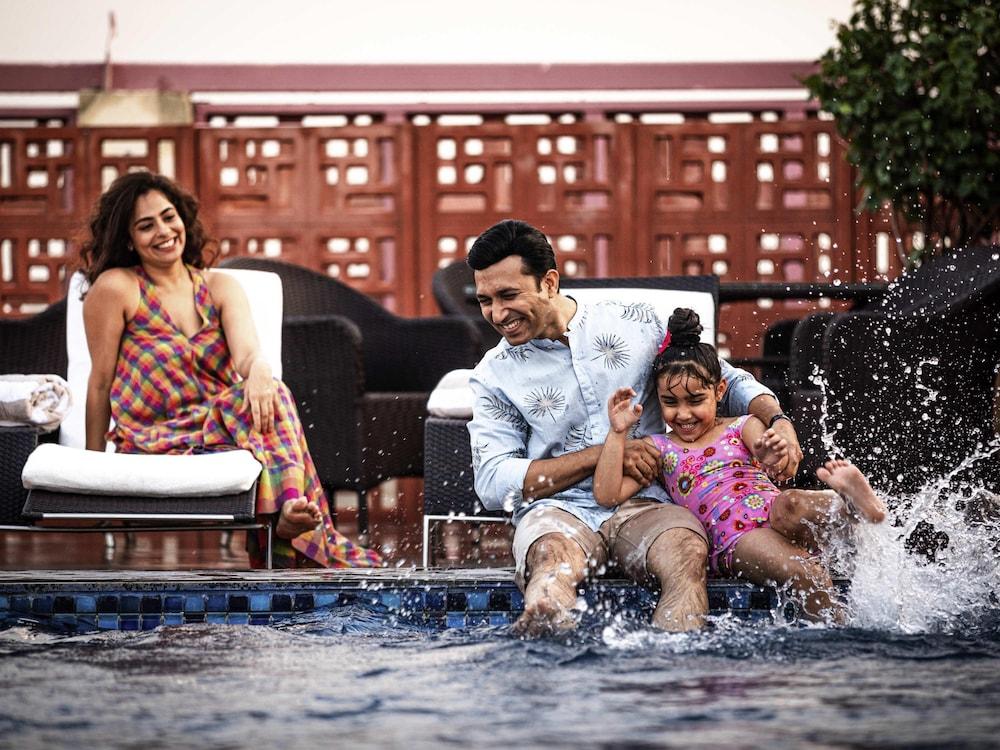 swimming pool spa