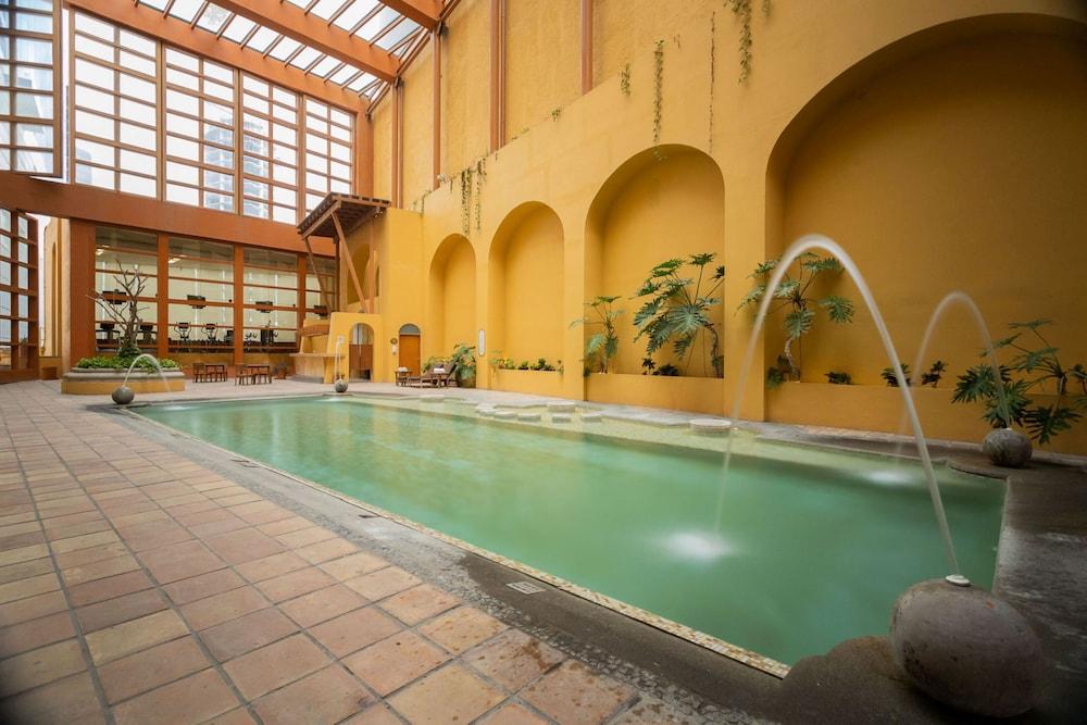 swimming pool spa