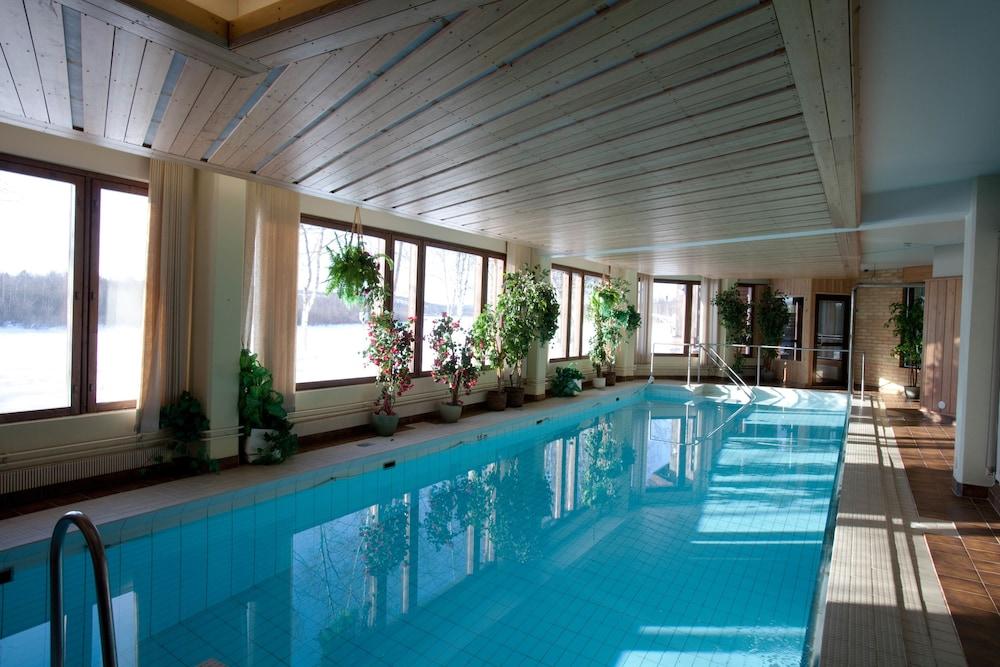 swimming pool spa