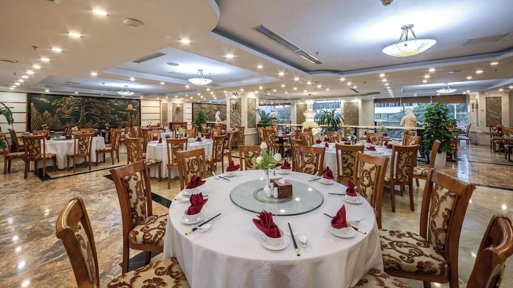 restaurant cafeteria