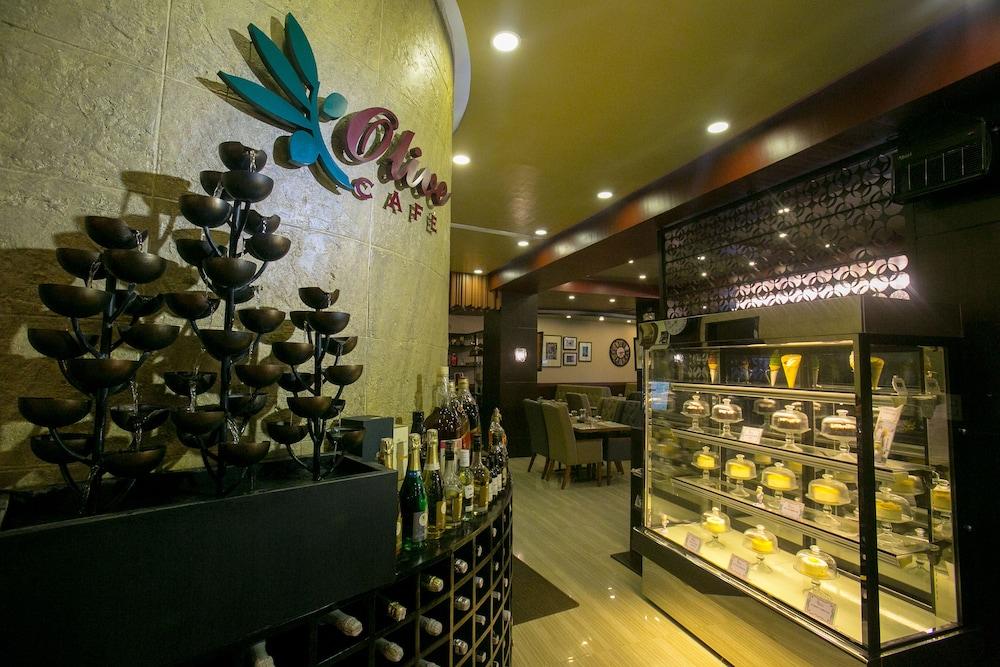 restaurant cafeteria