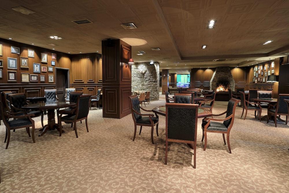restaurant cafeteria