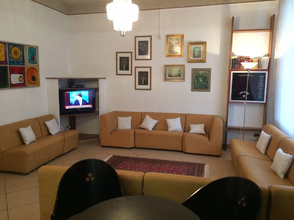 lounge