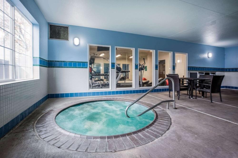 swimming pool spa