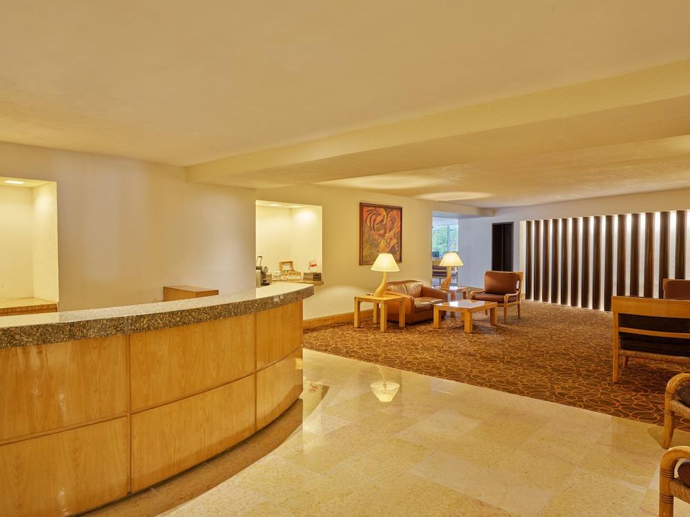 swimming pool spa