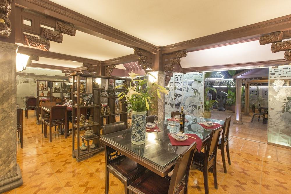 restaurant cafeteria