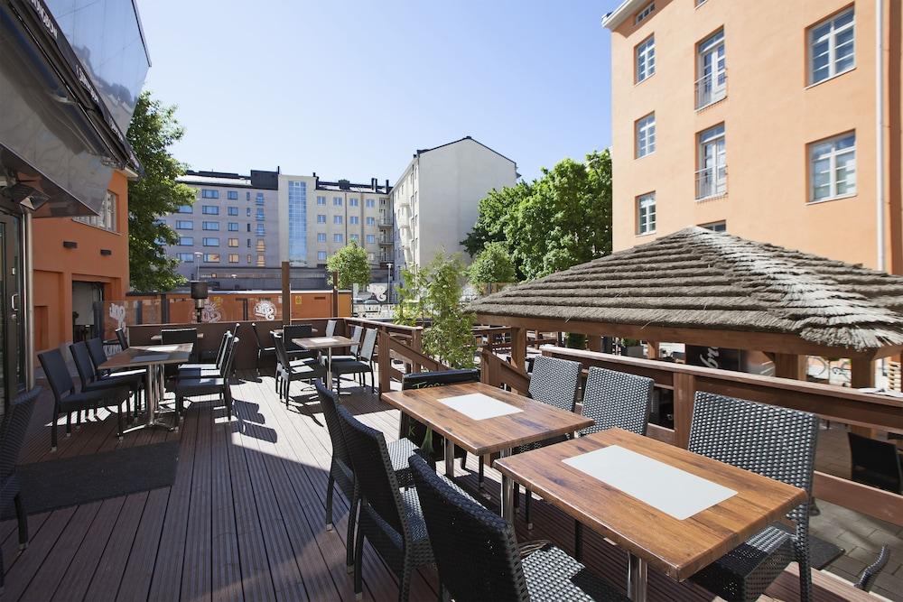 restaurant cafeteria
