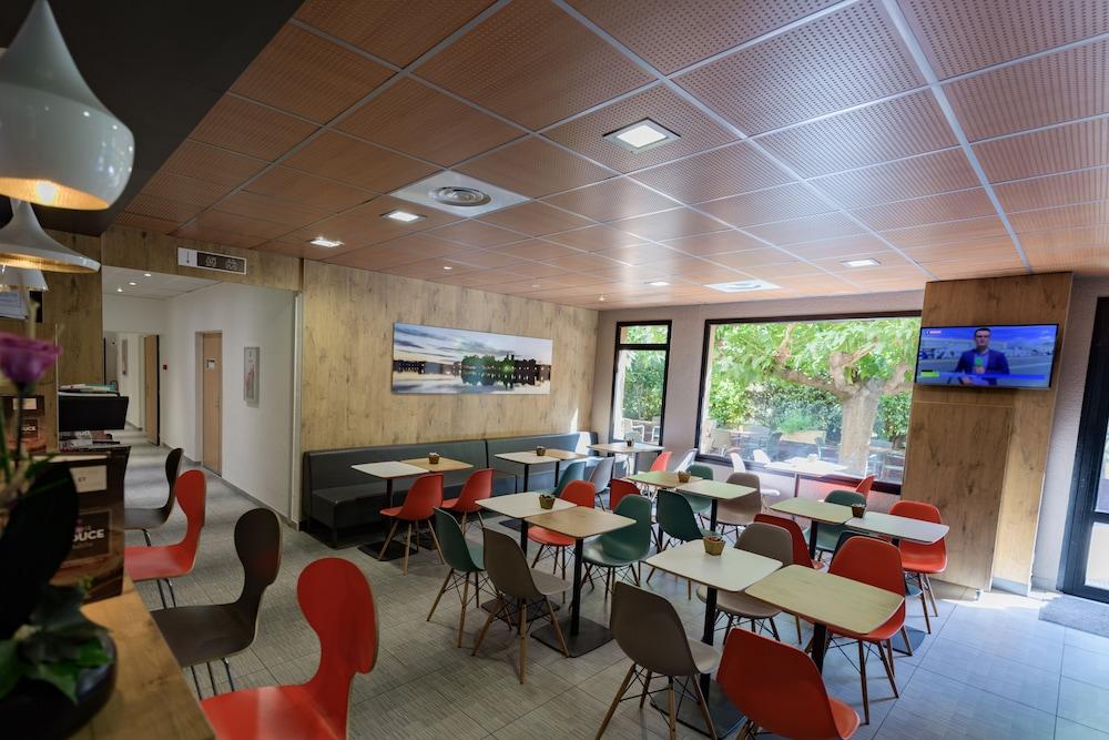 restaurant-cafeteria