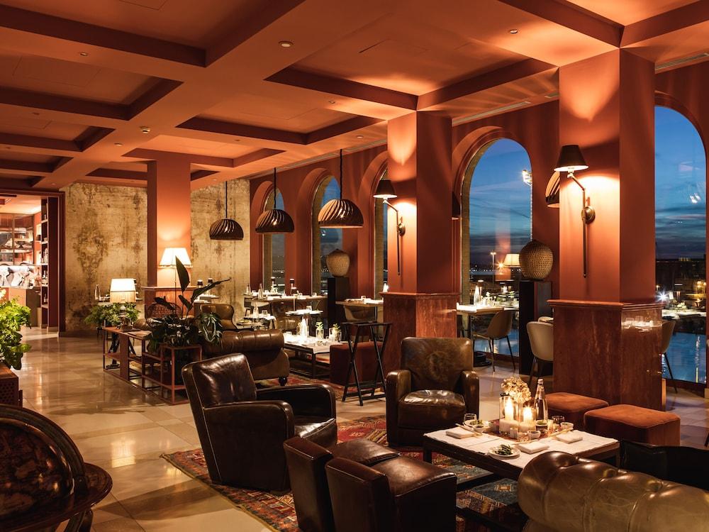 restaurant cafeteria