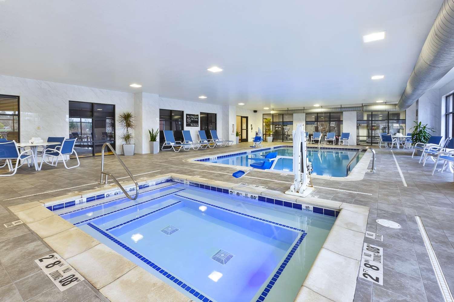 swimming pool spa